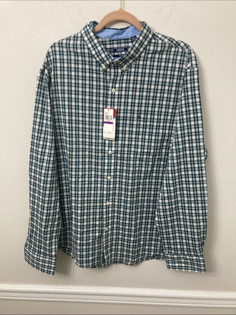 Izod Men's Green & White Plaid Button-Down Shirt